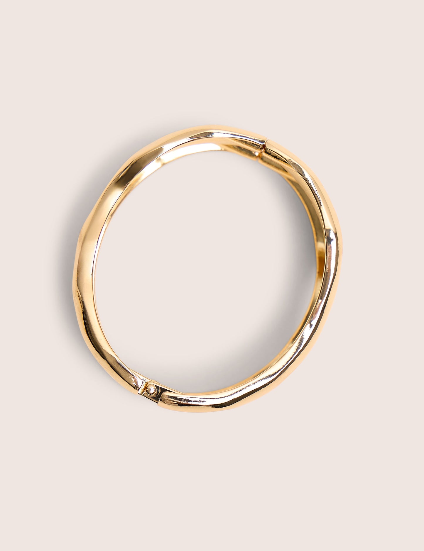 Chunky Single Clasp Bangle Gold